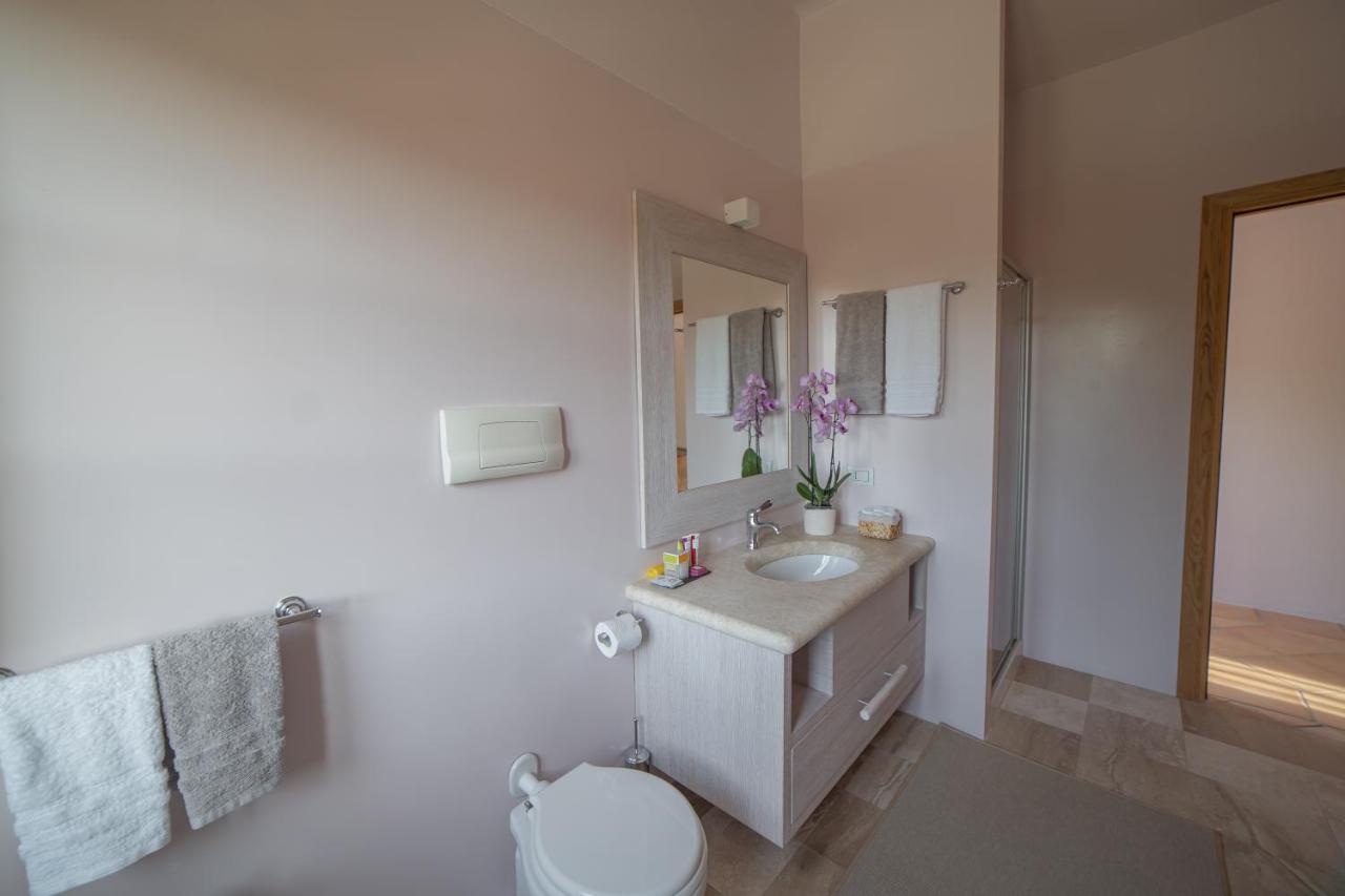Hotel Borgo Smeraldo Arzachena Bagian luar foto