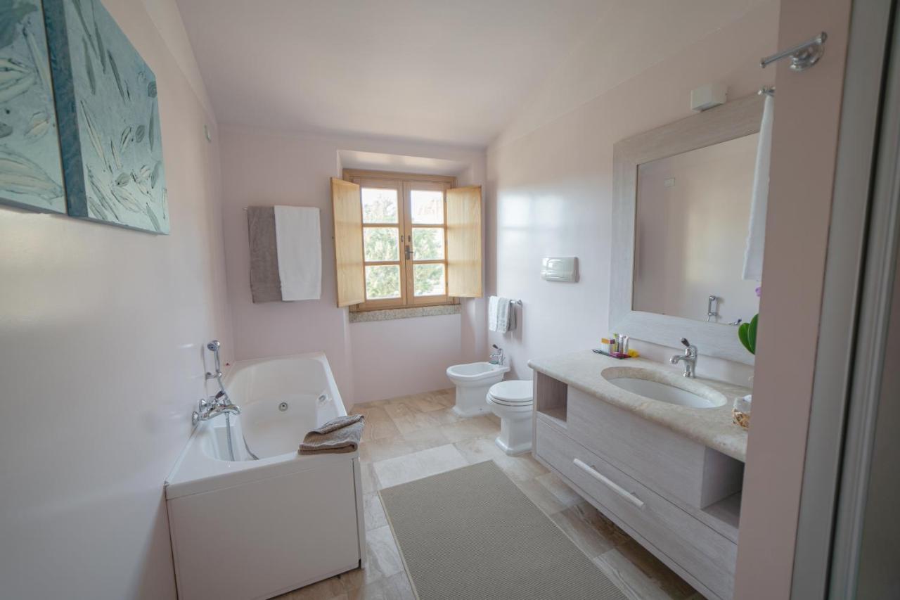 Hotel Borgo Smeraldo Arzachena Bagian luar foto