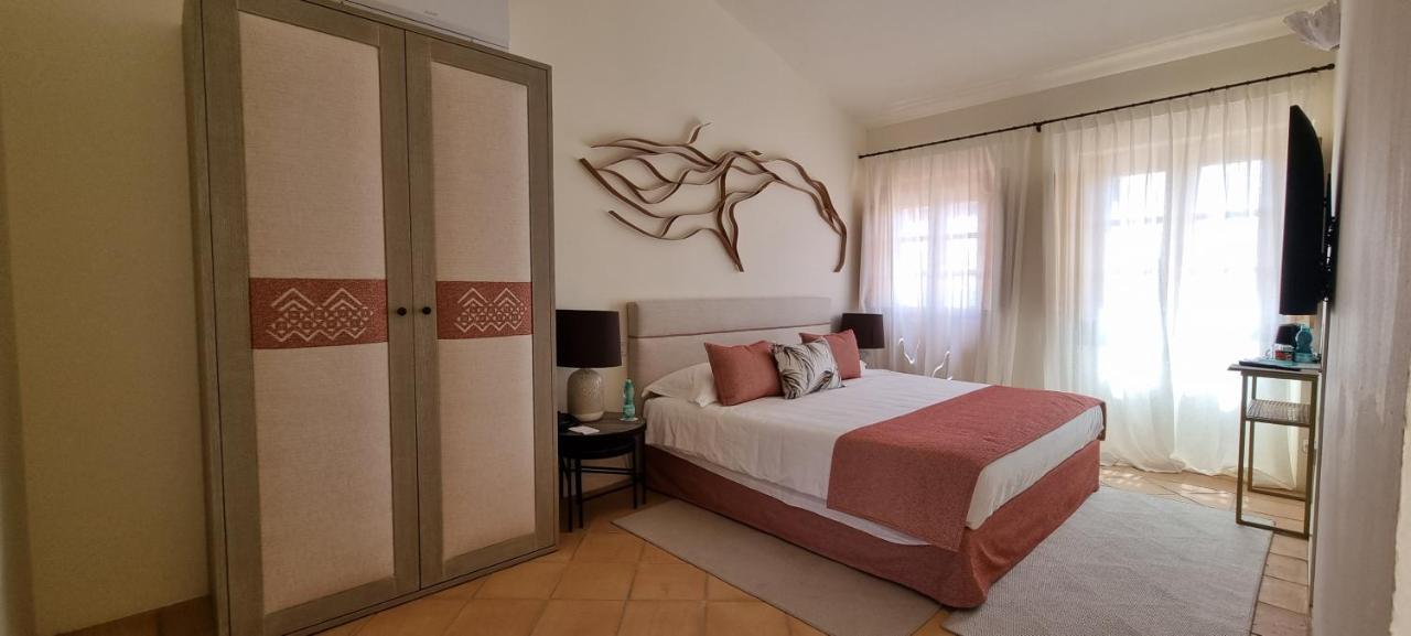 Hotel Borgo Smeraldo Arzachena Bagian luar foto