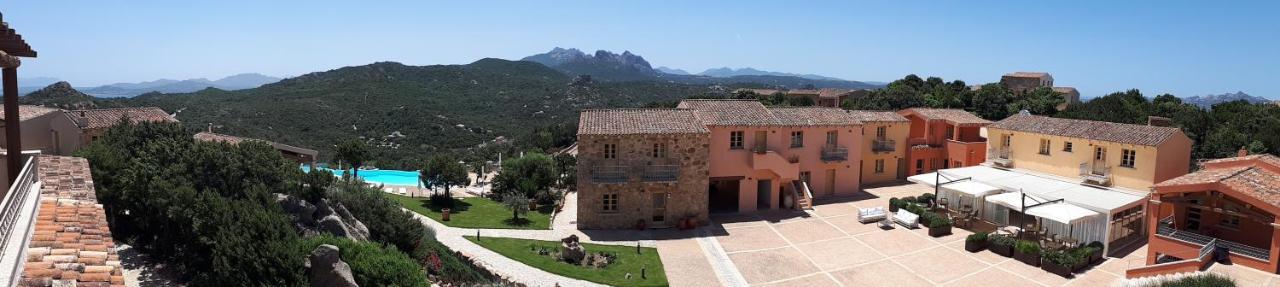 Hotel Borgo Smeraldo Arzachena Bagian luar foto